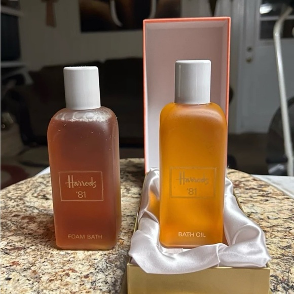 Harrods 81’ • Vintage • 2 Bottles Bath Oil & Foam Bath • 8.0 Fl. Oz. • New - Picture 2 of 16